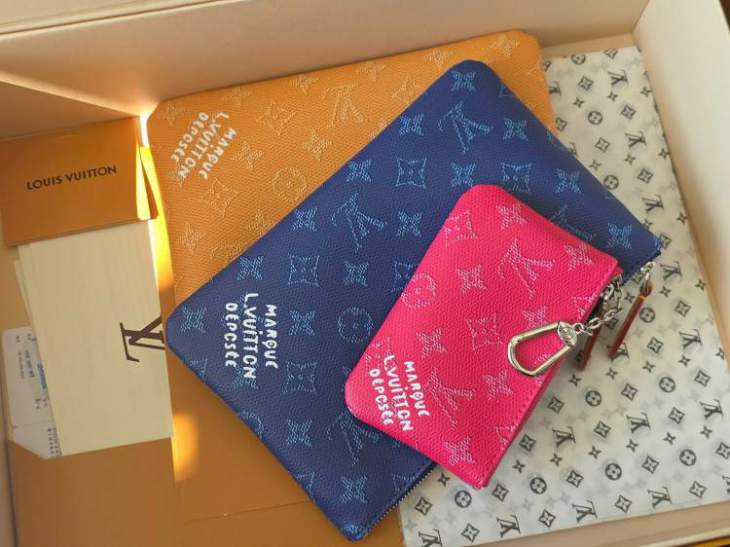 Picture of Louis Vuitton Wallets _SKUfw217037853fw